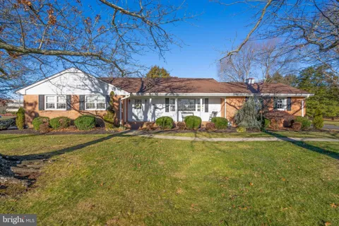 19 MIDDLE ROAD