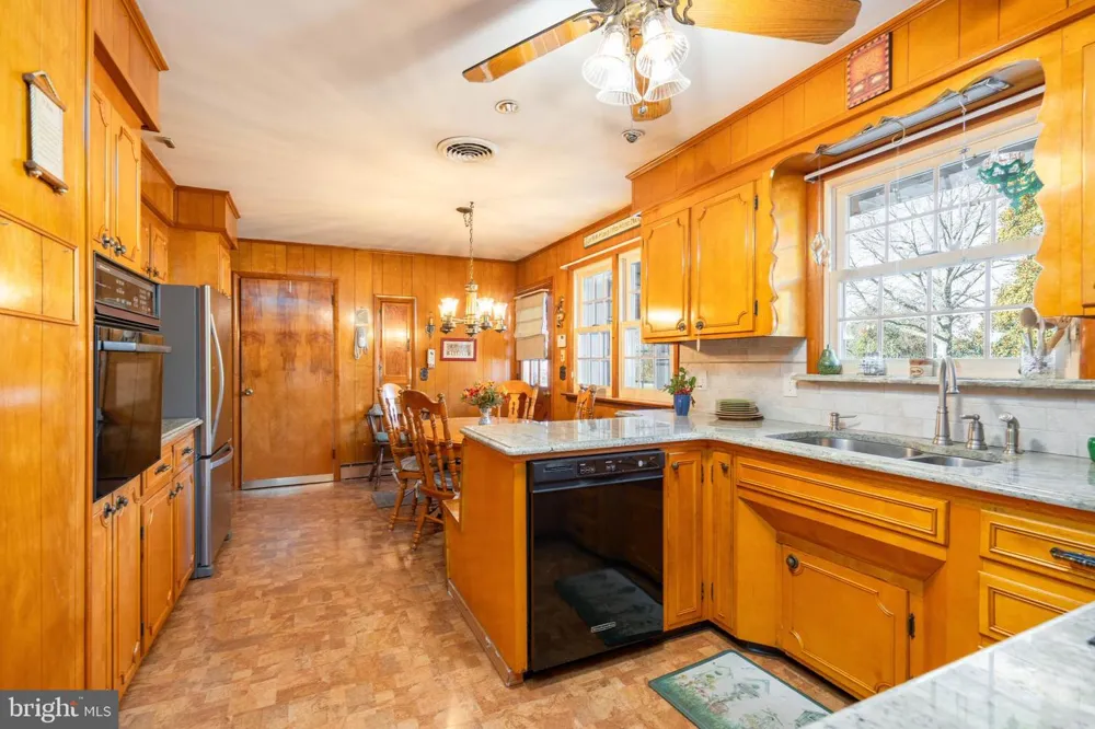 19 MIDDLE ROAD Hammonton, NJ 08037