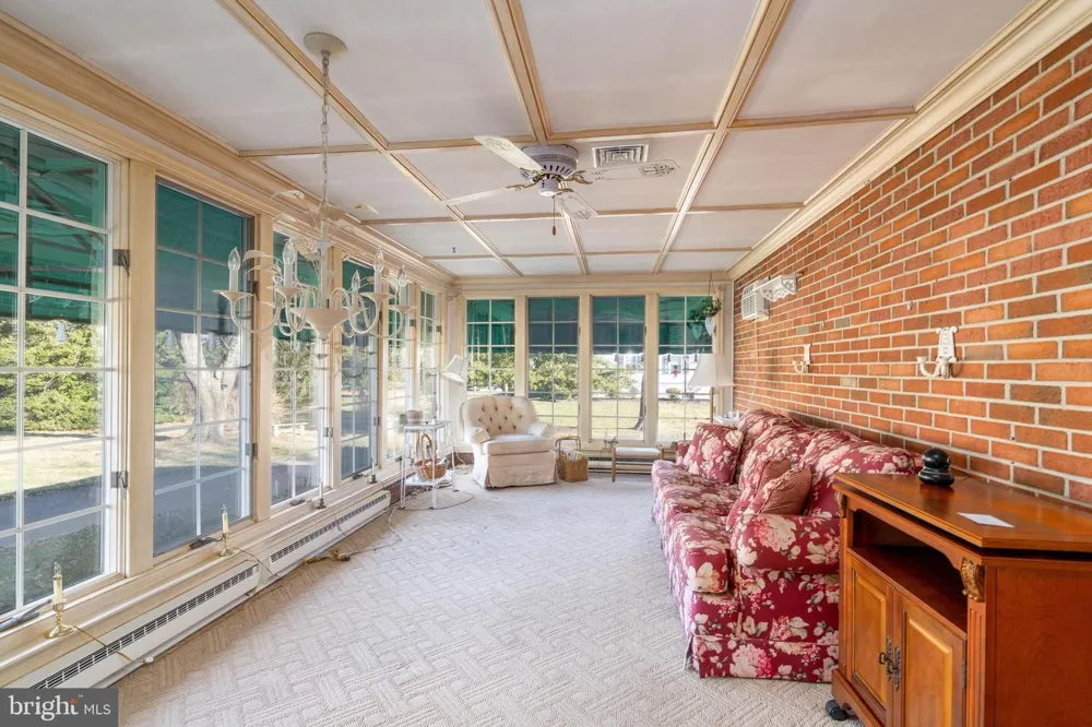 19 MIDDLE ROAD Hammonton, NJ 08037