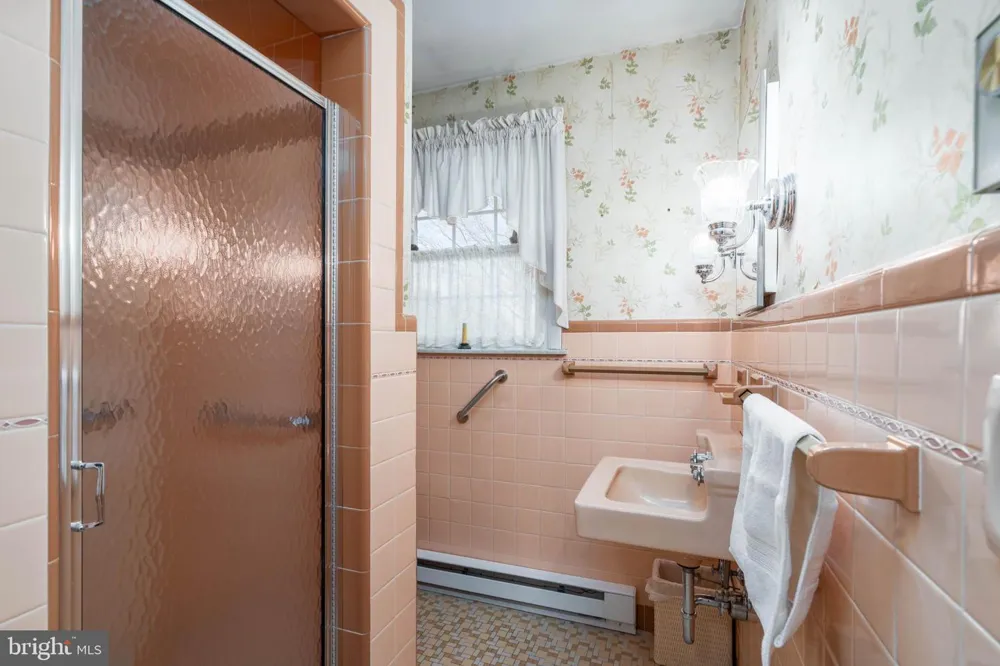 19 MIDDLE ROAD Hammonton, NJ 08037