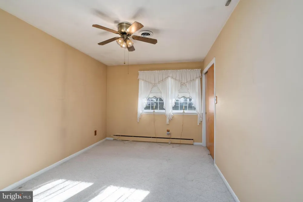 19 MIDDLE ROAD Hammonton, NJ 08037