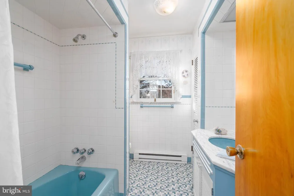 19 MIDDLE ROAD Hammonton, NJ 08037