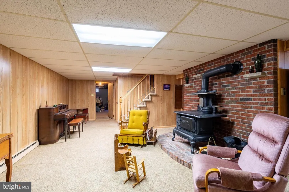 19 MIDDLE ROAD Hammonton, NJ 08037