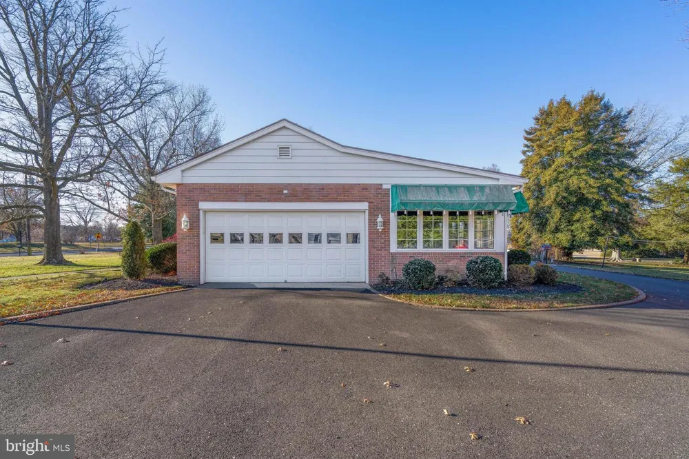 19 MIDDLE ROAD Hammonton, NJ 08037