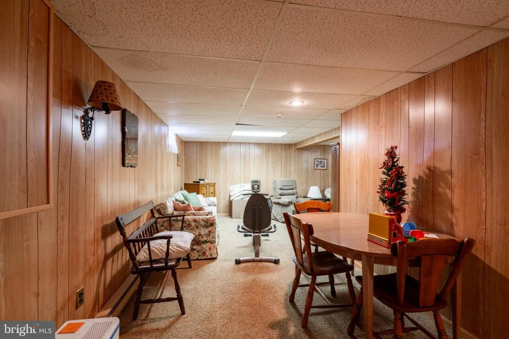 19 MIDDLE ROAD Hammonton, NJ 08037