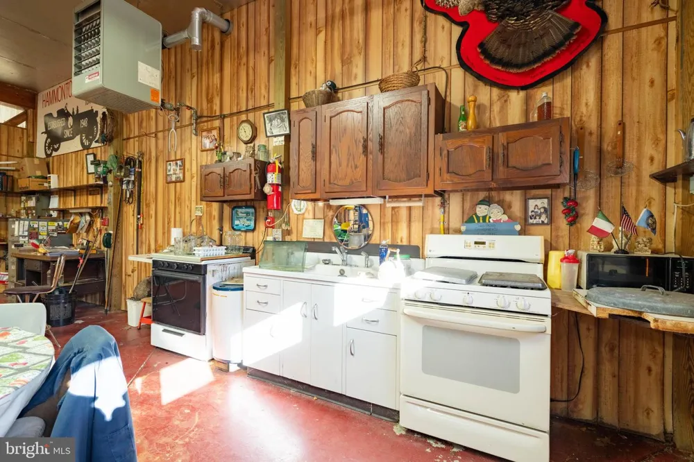 19 MIDDLE ROAD Hammonton, NJ 08037
