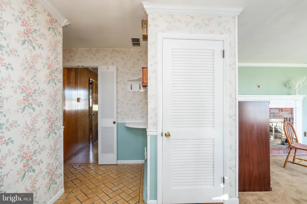 19 MIDDLE ROAD Hammonton, NJ 08037