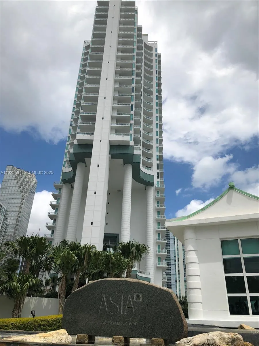 900 Brickell Key Blvd #1602 Miami, FL 33131