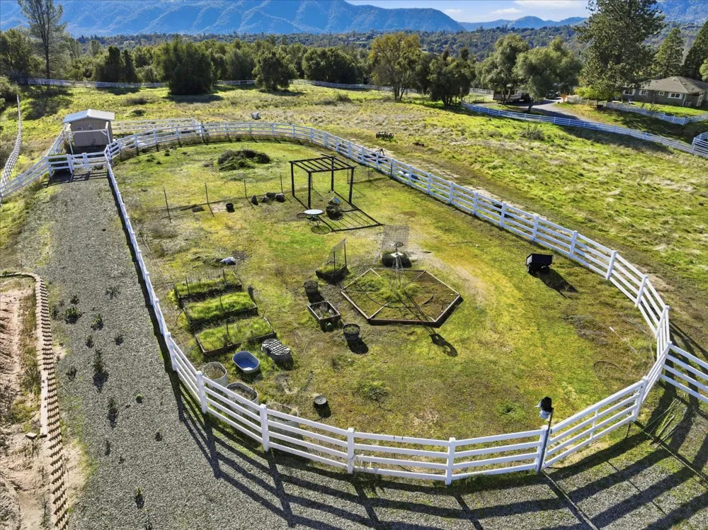 43319 Leach Rd Ahwahnee, CA 93601