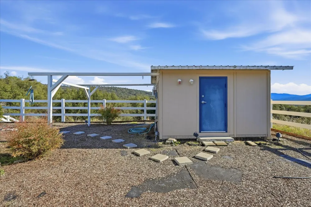43319 Leach Rd Ahwahnee, CA 93601
