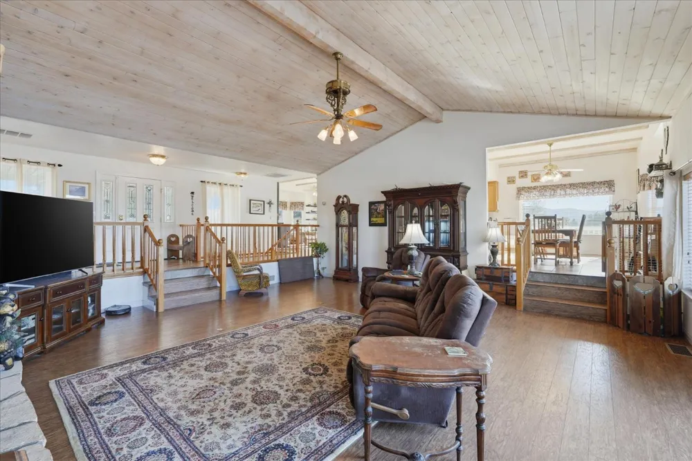 43319 Leach Rd Ahwahnee, CA 93601
