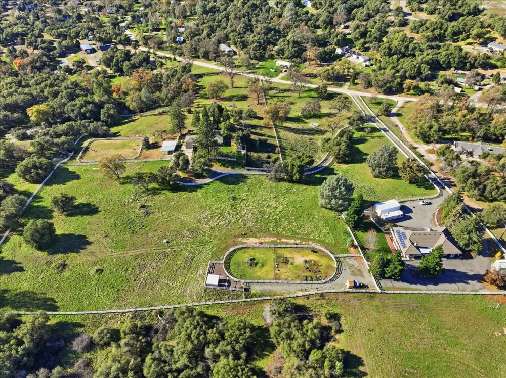 43319 Leach Rd Ahwahnee, CA 93601