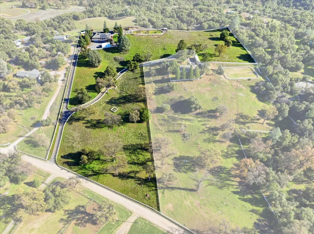 43319 Leach Rd Ahwahnee, CA 93601