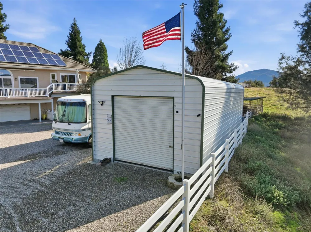 43319 Leach Rd Ahwahnee, CA 93601