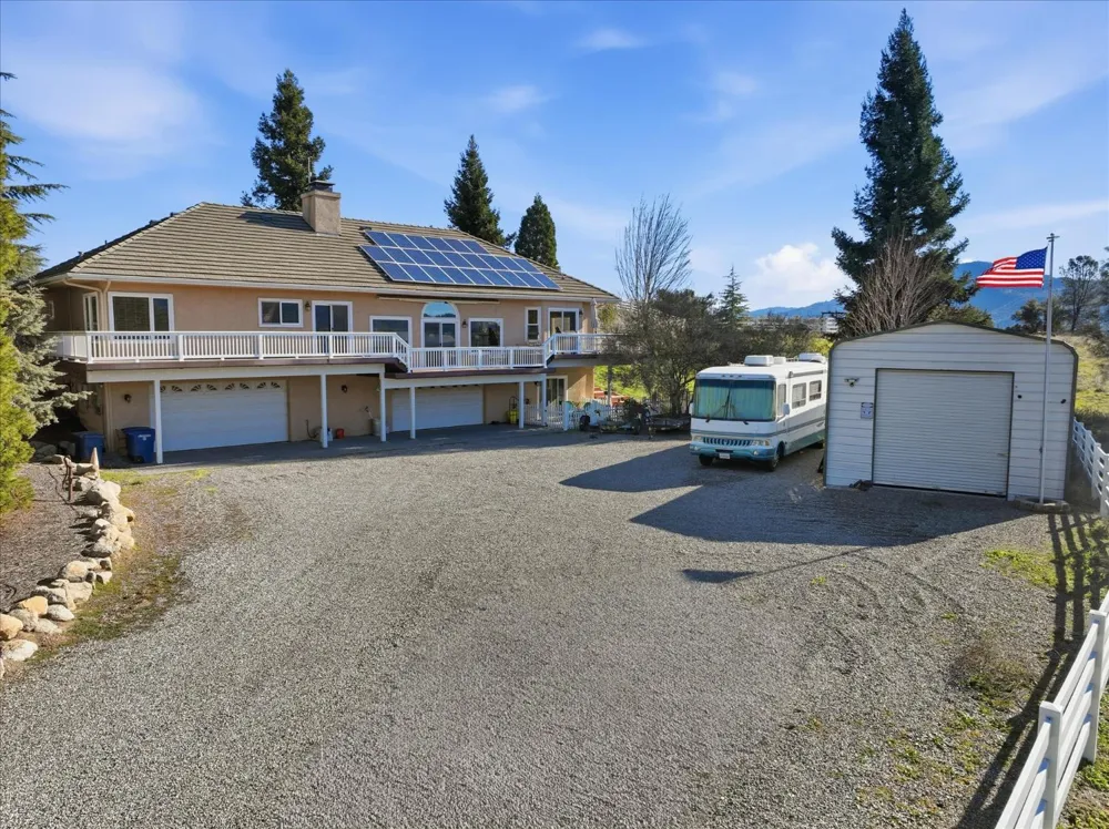43319 Leach Rd Ahwahnee, CA 93601