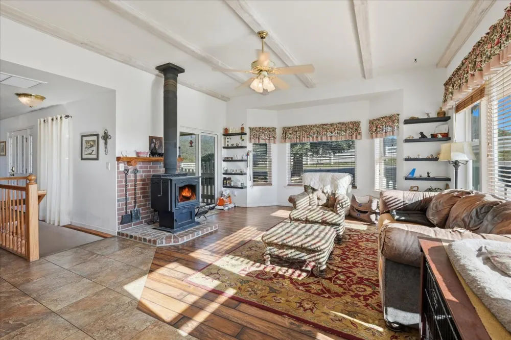 43319 Leach Rd Ahwahnee, CA 93601