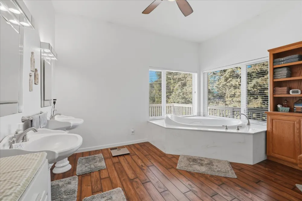 43319 Leach Rd Ahwahnee, CA 93601