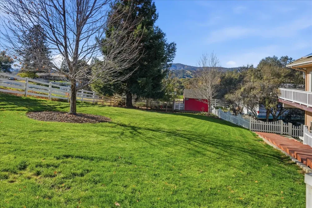 43319 Leach Rd Ahwahnee, CA 93601