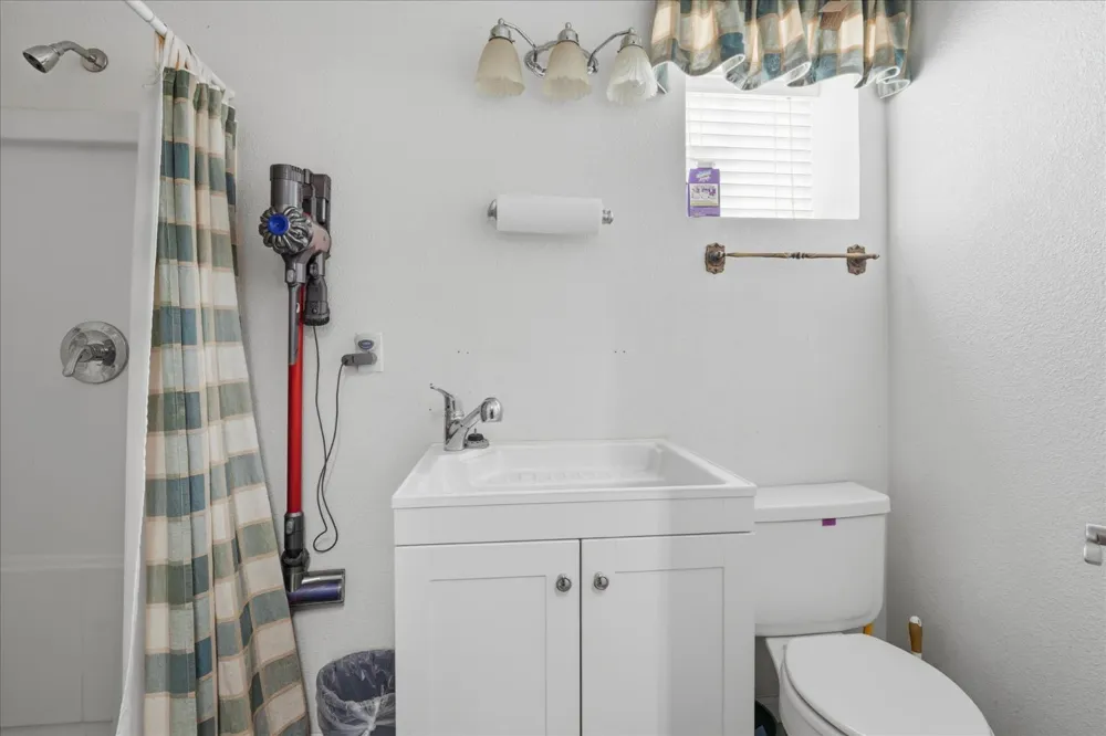 43319 Leach Rd Ahwahnee, CA 93601