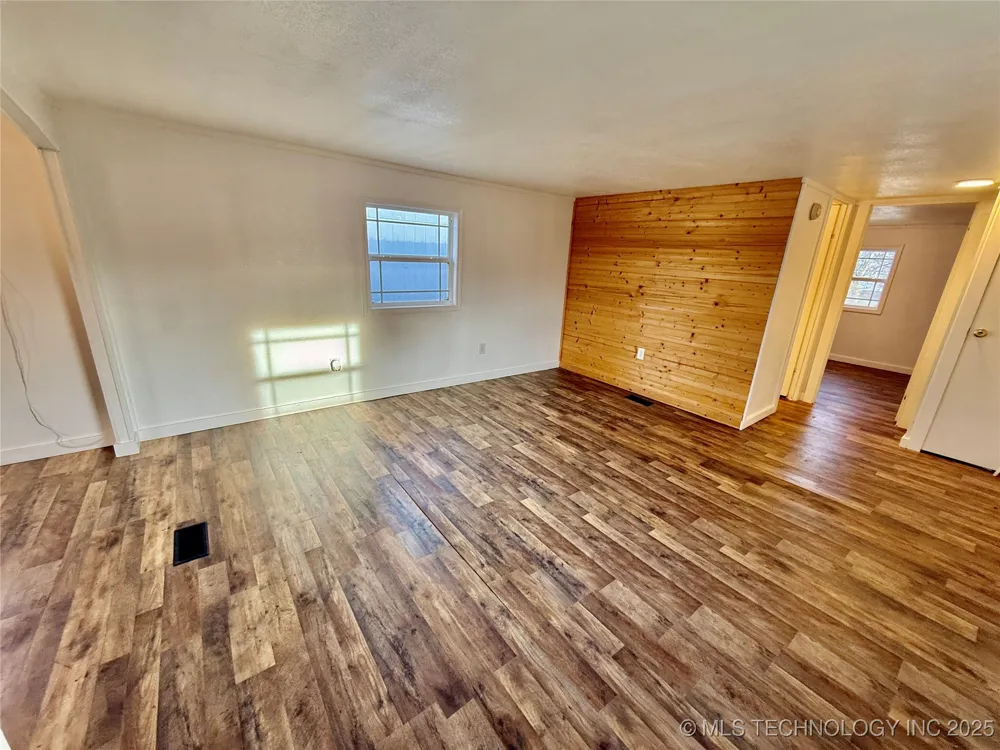 25271 S 606 Grove, OK 74344