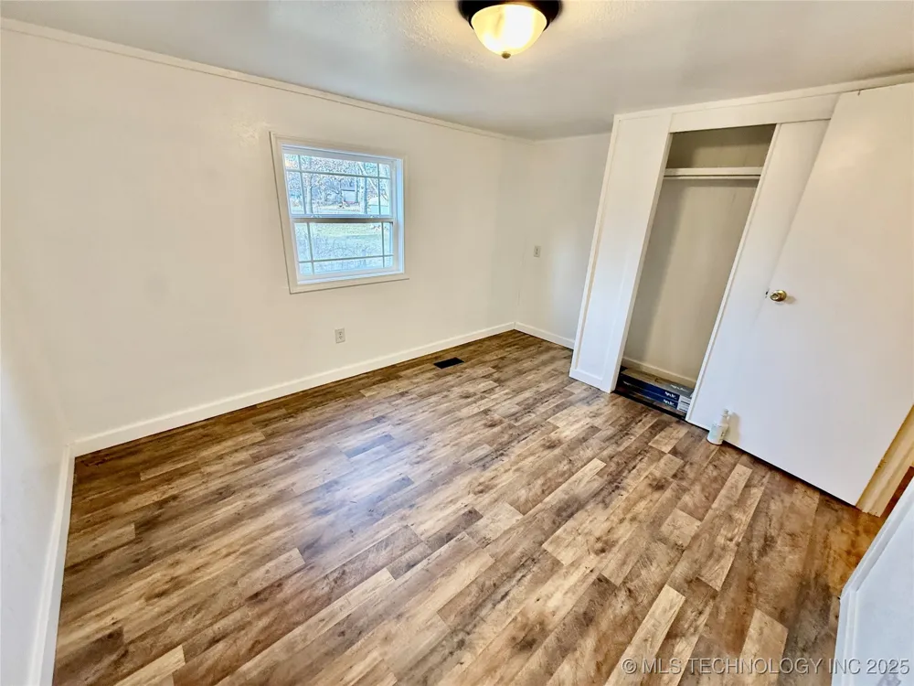 25271 S 606 Grove, OK 74344