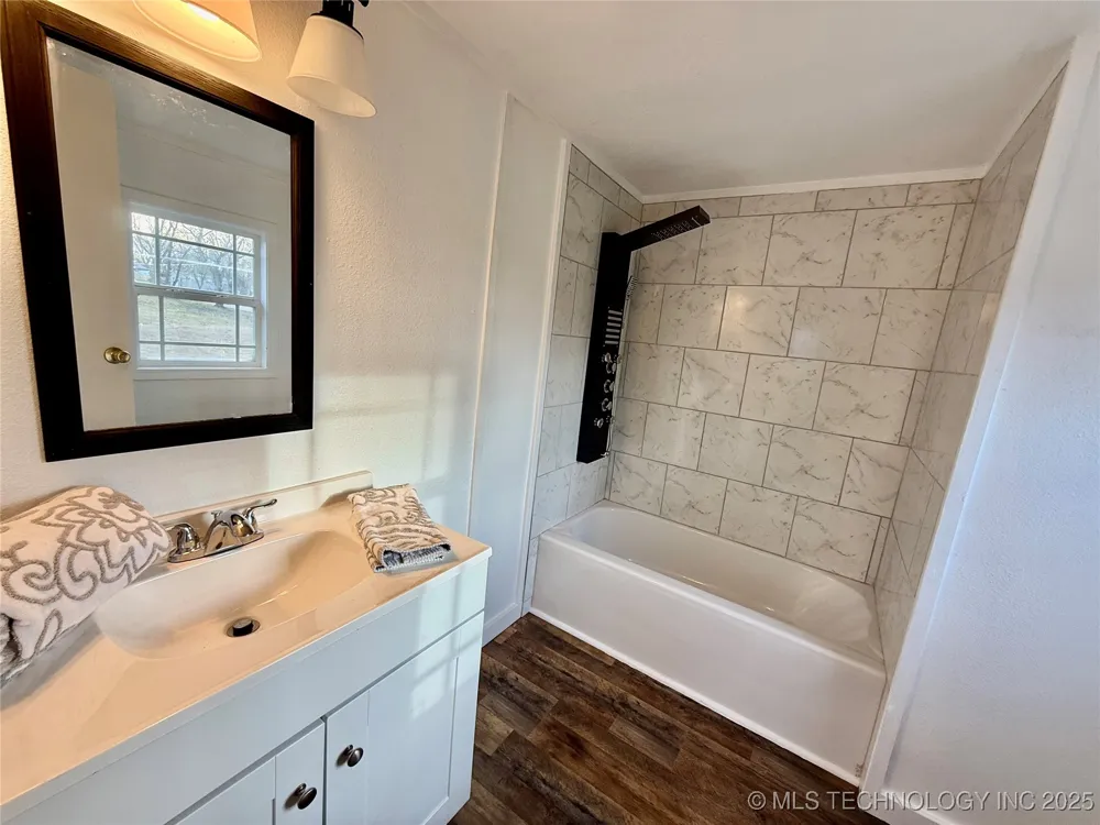 25271 S 606 Grove, OK 74344