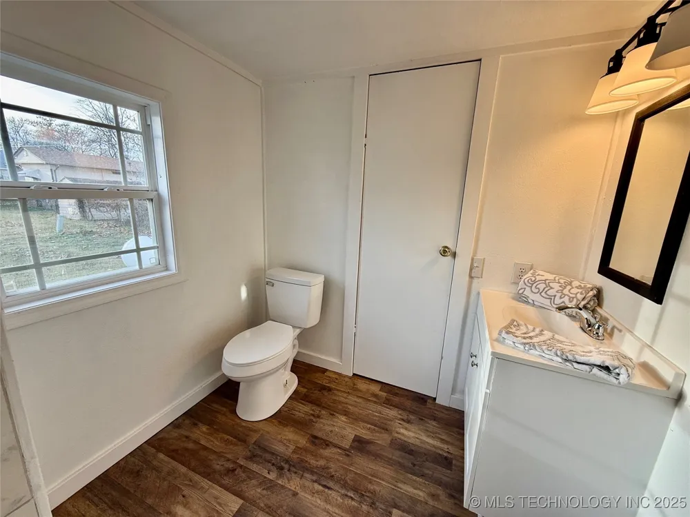 25271 S 606 Grove, OK 74344