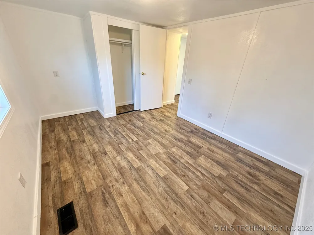 25271 S 606 Grove, OK 74344