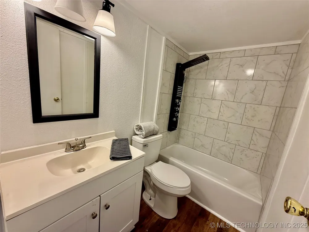 25271 S 606 Grove, OK 74344
