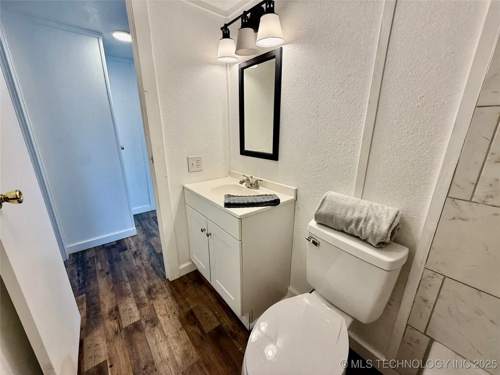 25271 S 606 Grove, OK 74344