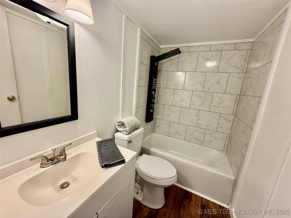 25271 S 606 Grove, OK 74344