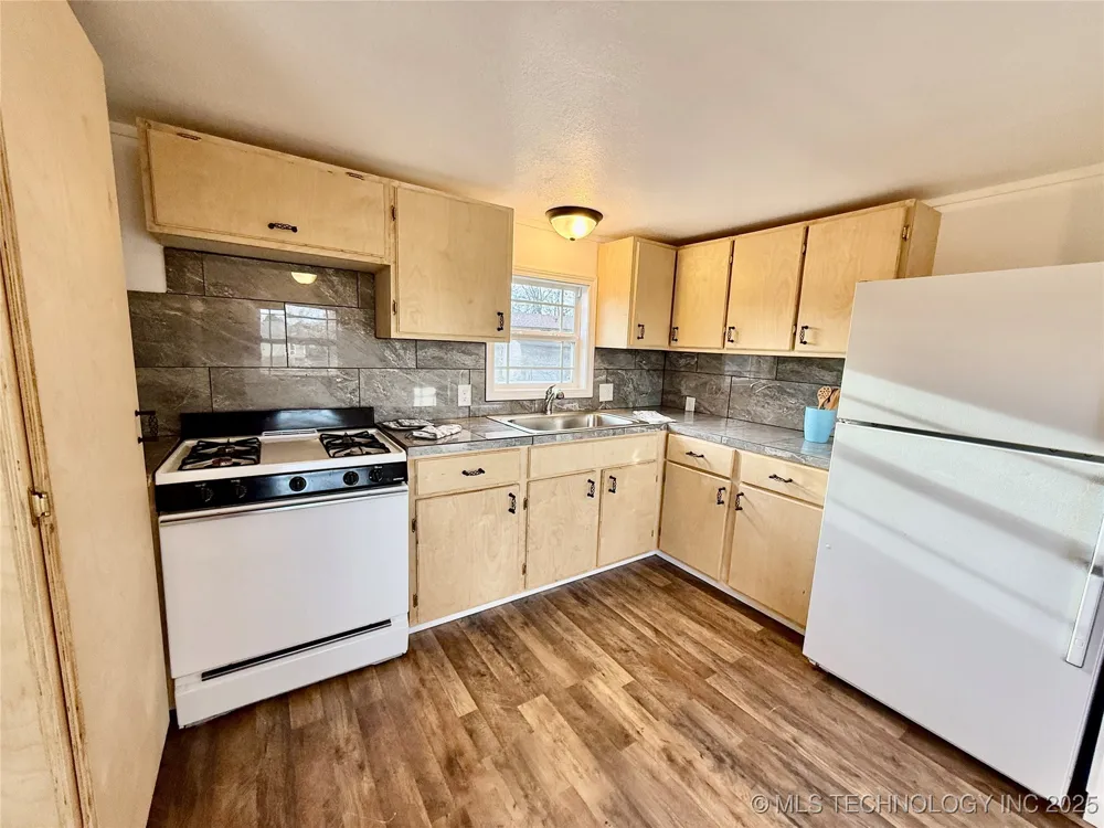 25271 S 606 Grove, OK 74344