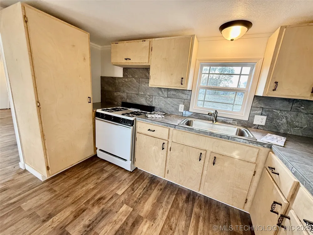 25271 S 606 Grove, OK 74344