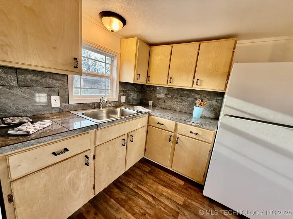 25271 S 606 Grove, OK 74344