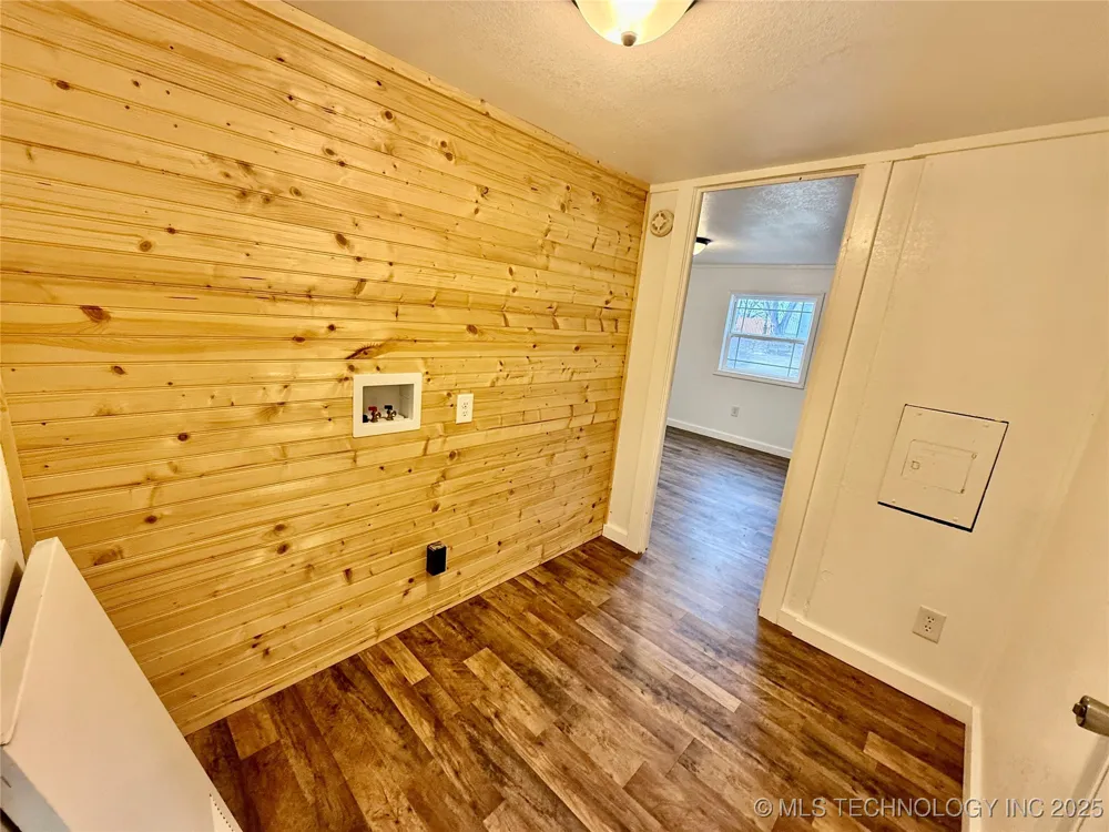 25271 S 606 Grove, OK 74344