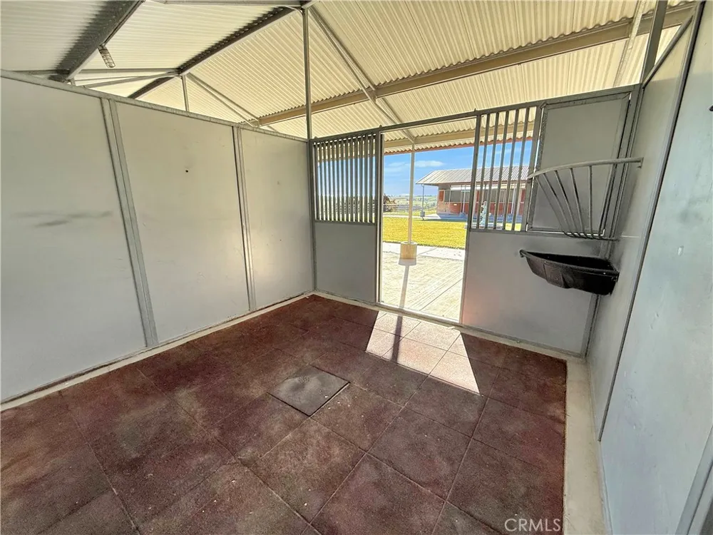 1990 E 46 Shandon, CA 93461