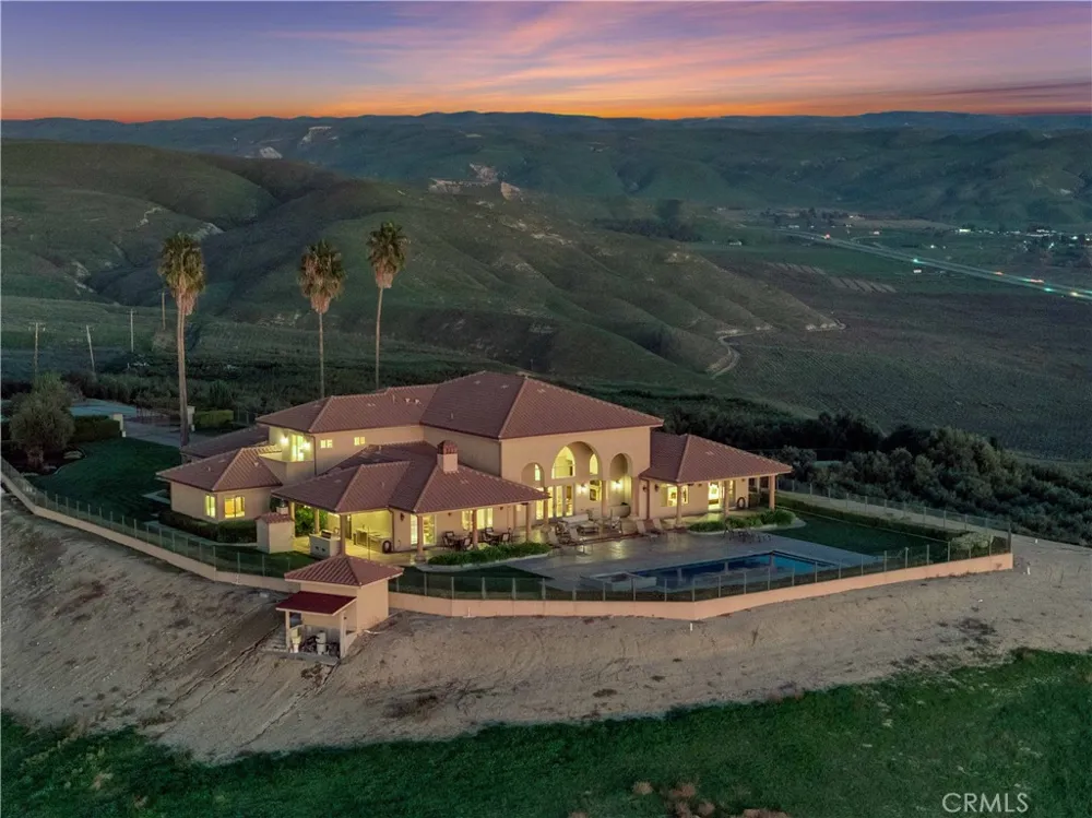 1990 E 46 Shandon, CA 93461
