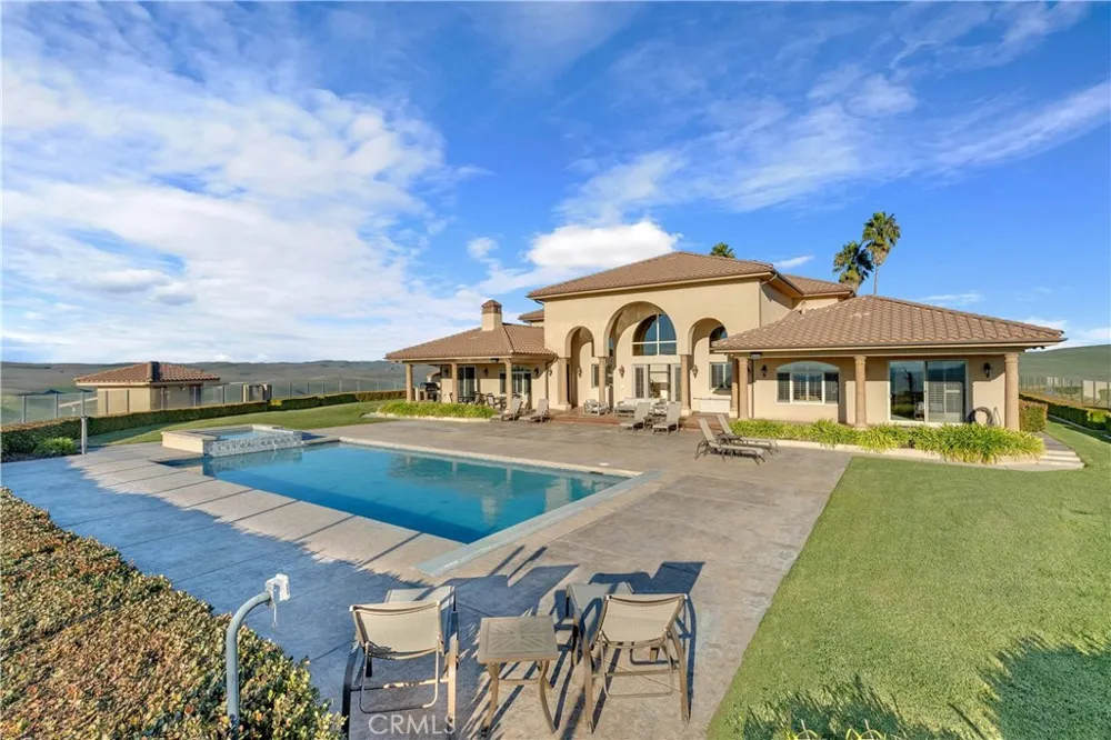 1990 E 46 Shandon, CA 93461