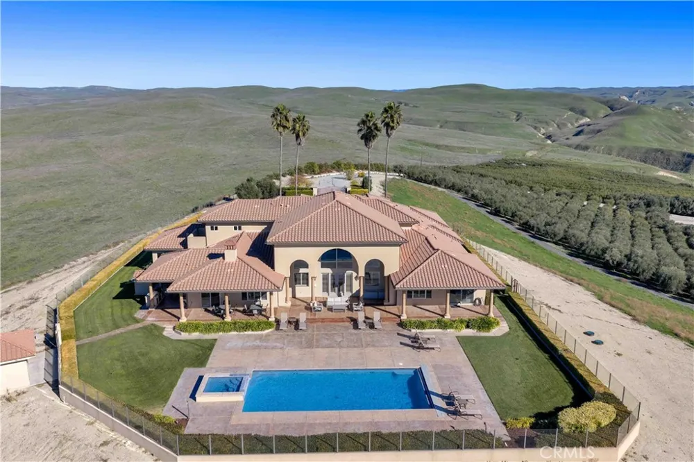 1990 E 46 Shandon, CA 93461