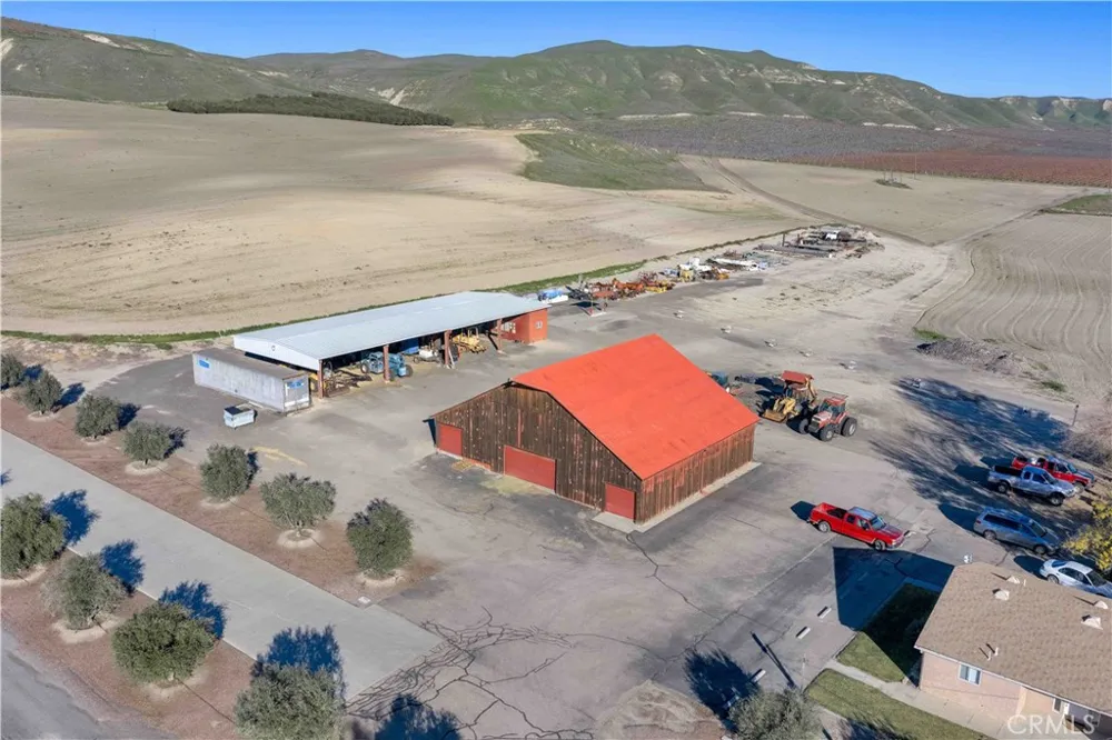 1990 E 46 Shandon, CA 93461
