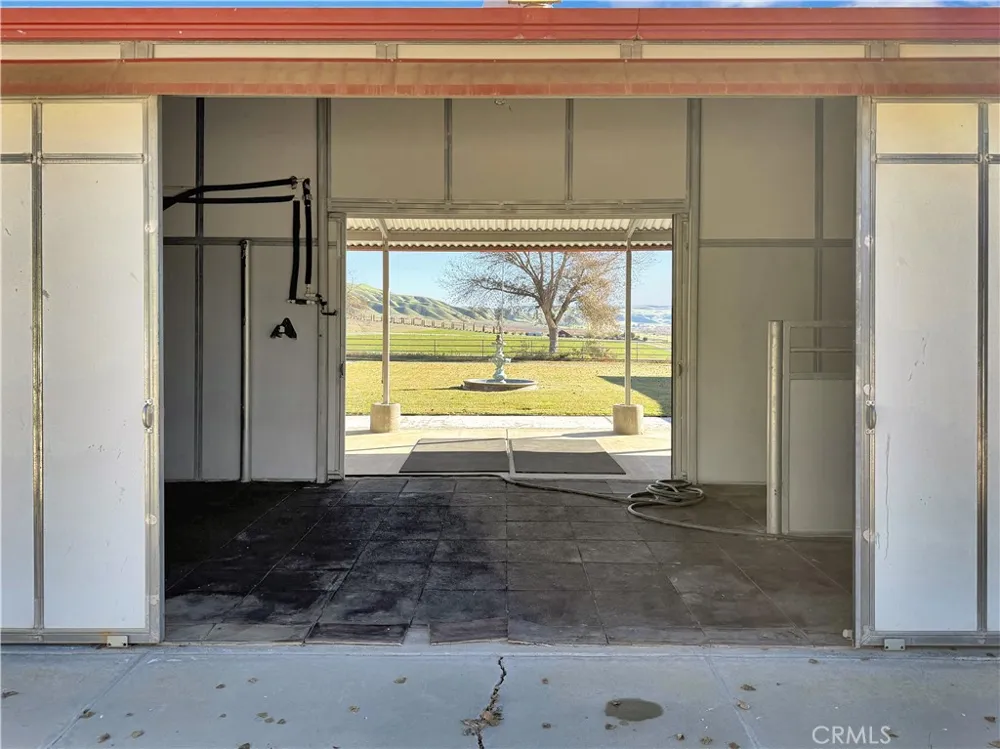 1990 E 46 Shandon, CA 93461