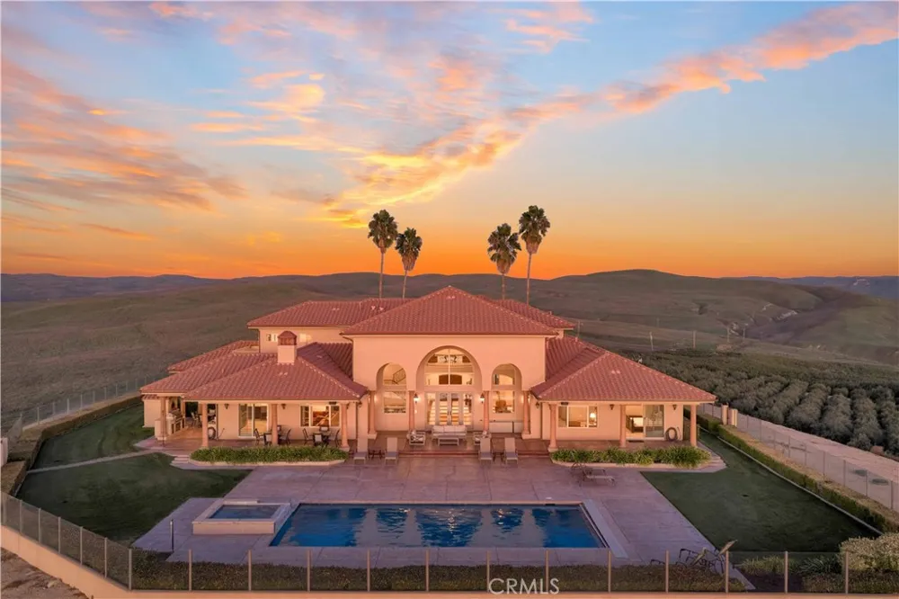 1990 E 46 Shandon, CA 93461