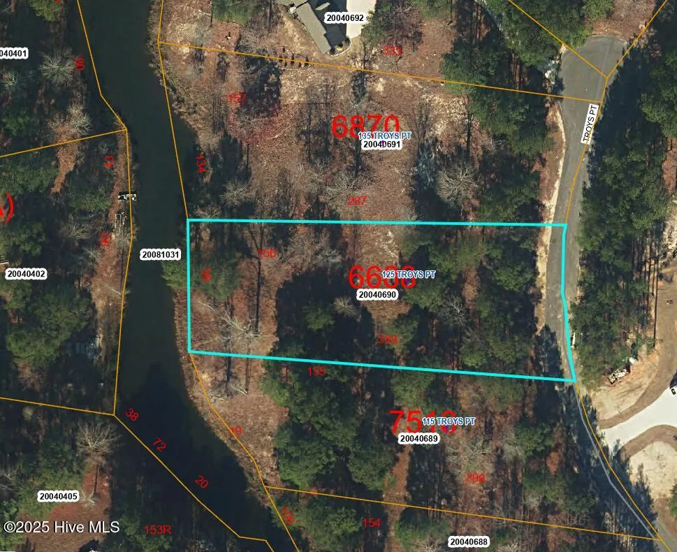 125 Troys Point West End, NC 27376