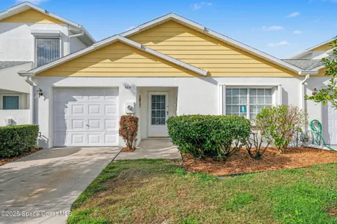 904 Maplewood Court