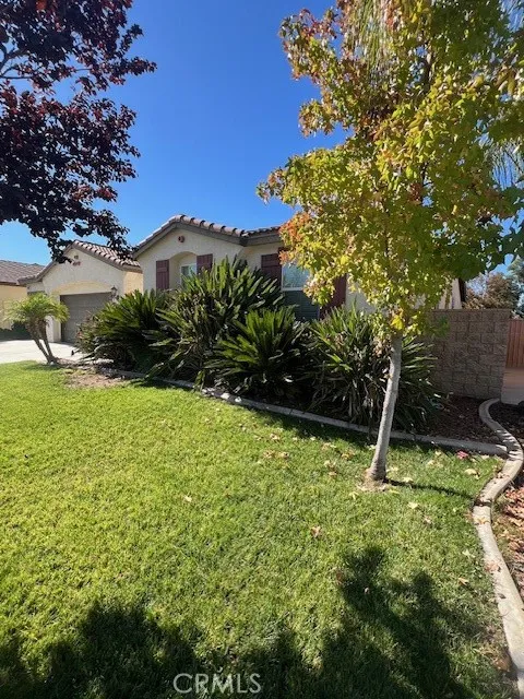 27299 Stonehurst Drive Menifee, CA 92585