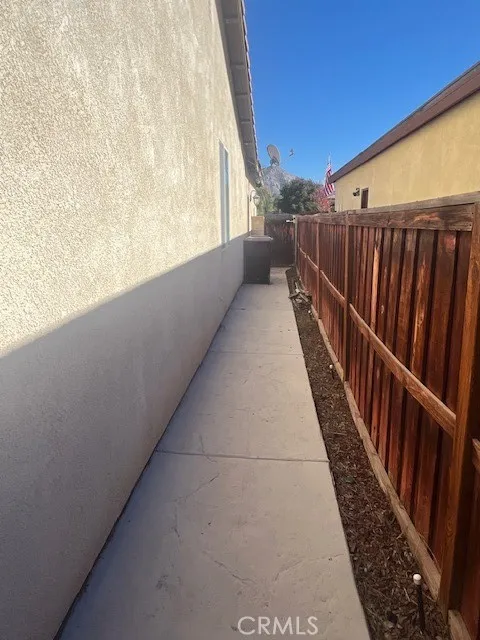 27299 Stonehurst Drive Menifee, CA 92585