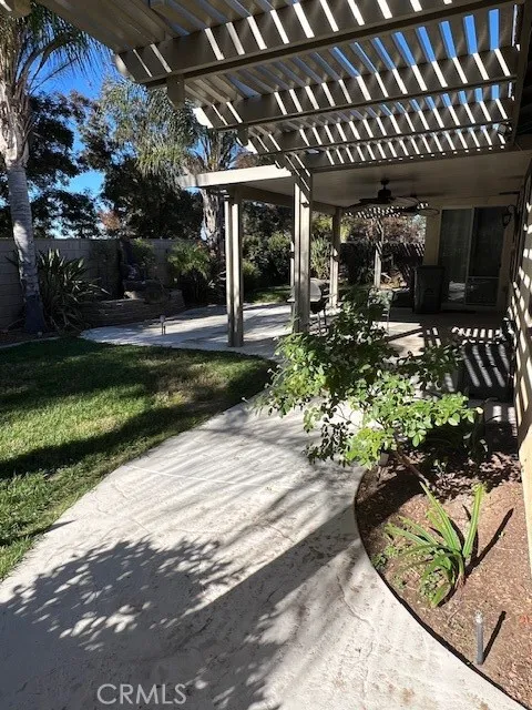 27299 Stonehurst Drive Menifee, CA 92585