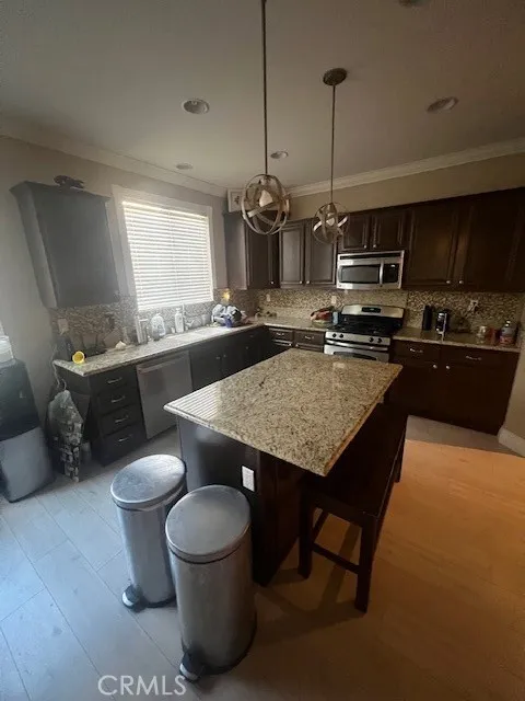 27299 Stonehurst Drive Menifee, CA 92585