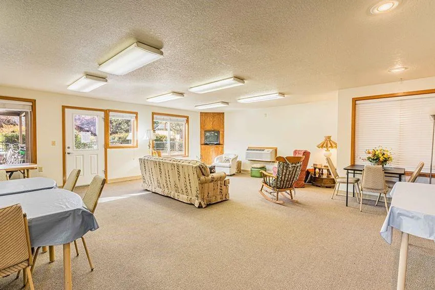 556 G Street Jacksonville, OR 97530