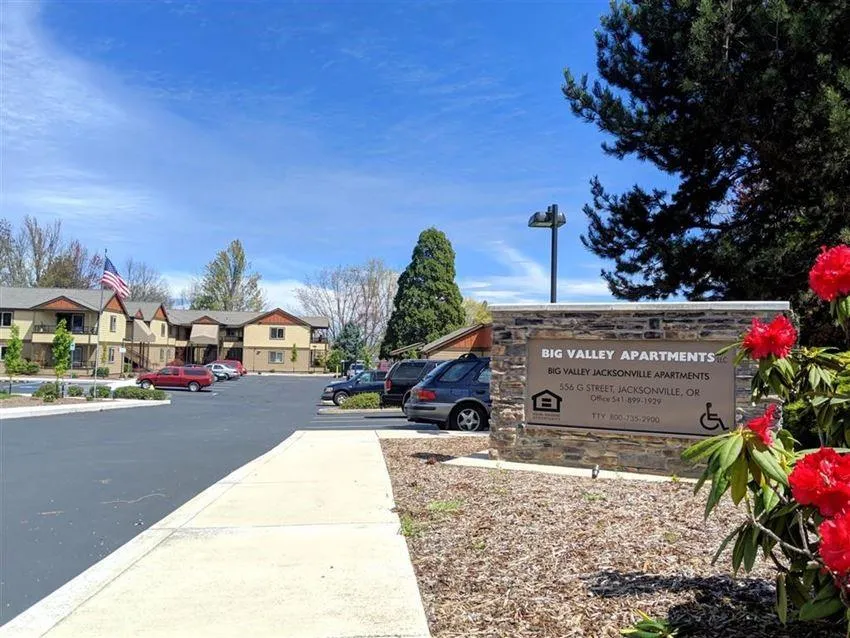 556 G Street Jacksonville, OR 97530